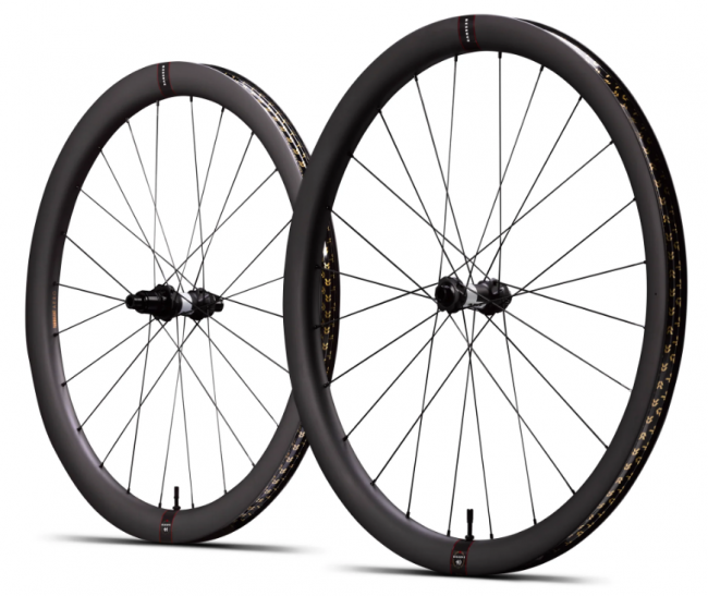 Reserve 40/44 GR Ruote Aero per velocità su ghiaia 700c | DT 180